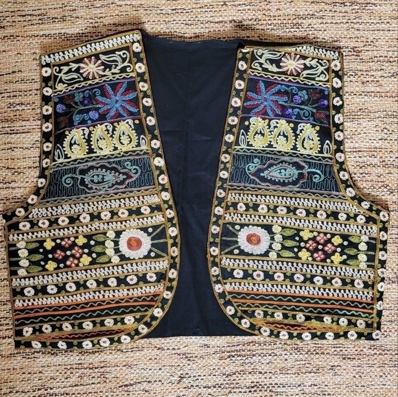 EMBROIDERED Vest | size MEDIUM - Picture 6 of 6
